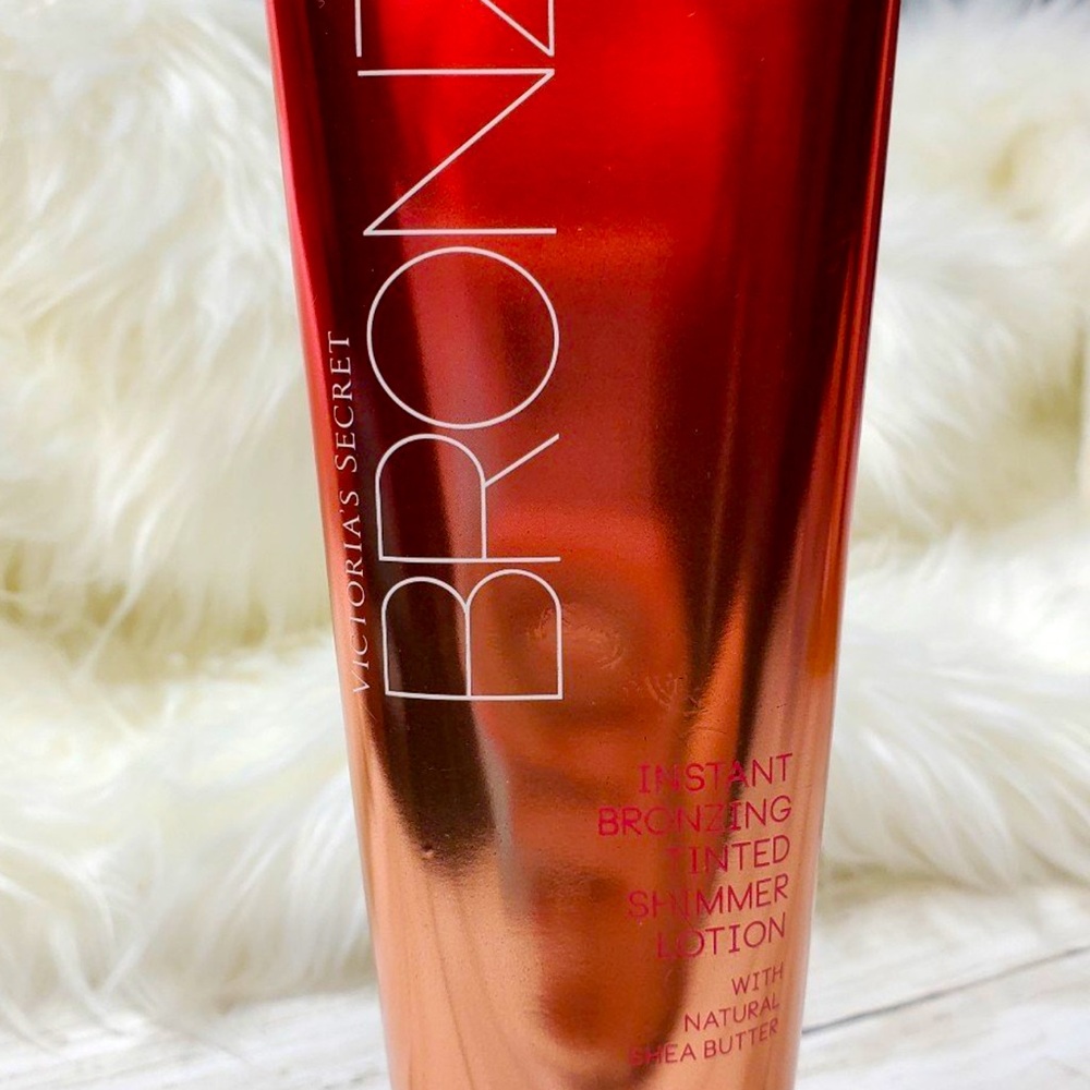NEW IN BOTTLE Victorias Secret BRONZER SHIMMER LOTION!!!